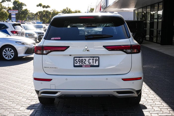 2022 Mitsubishi Outlander LS