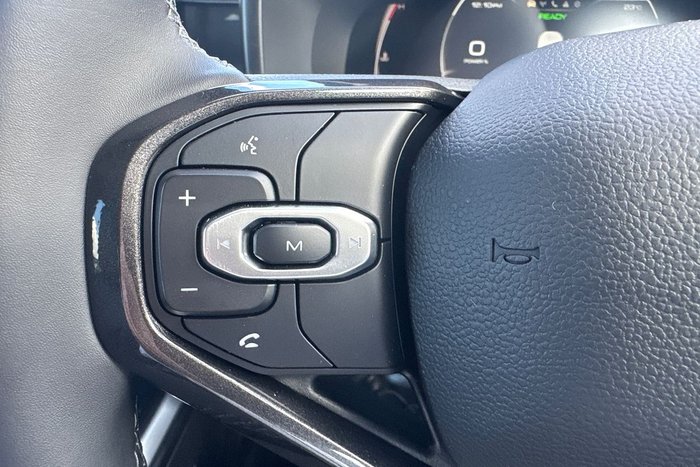 2025 GWM Haval Jolion Lux Hybrid A02 Golden Black (8T01)