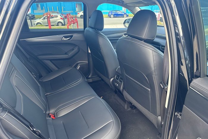 2025 GWM Haval Jolion Lux Hybrid A02 Golden Black (8T01)