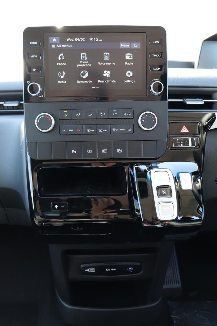2025 Hyundai STARIA