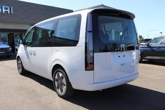 2025 Hyundai STARIA