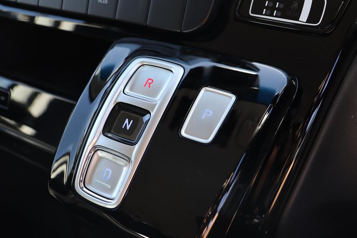 2025 Hyundai STARIA