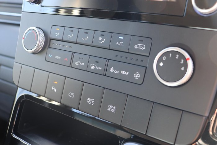 2025 Hyundai STARIA