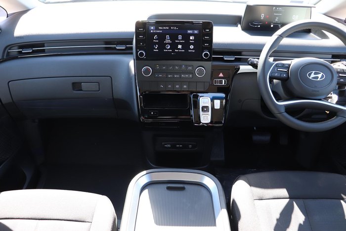 2025 Hyundai STARIA