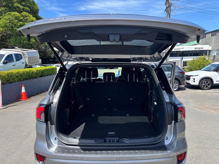 2025 Ford Everest Platinum