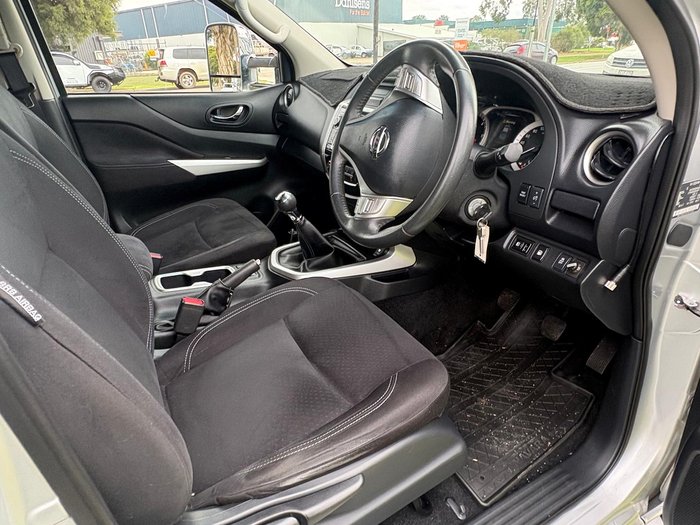 2016 Nissan Navara ST