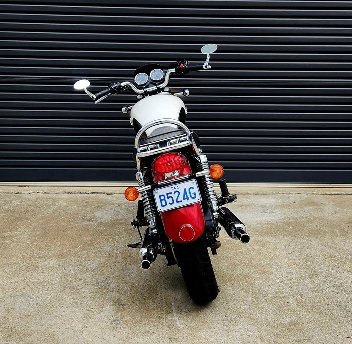 2013 Triumph Bonneville T100 (865cc) Bonneville Red