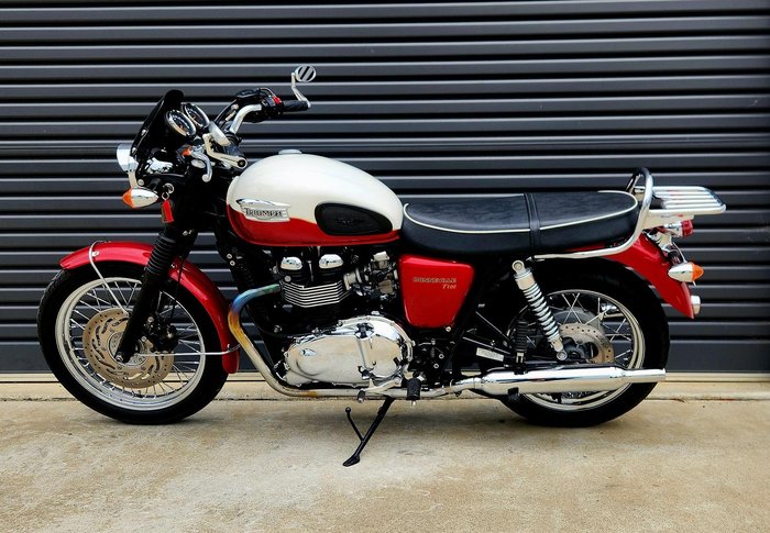 2013 Triumph Bonneville T100 (865cc) Bonneville Red
