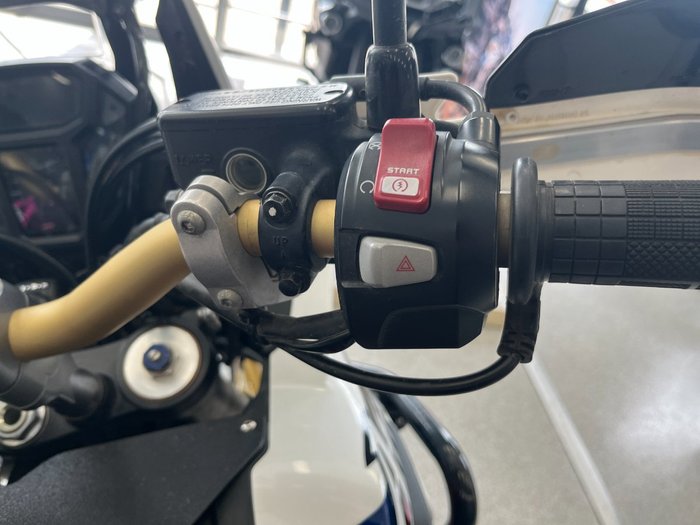 2016 Honda CRF1000L AFRICA TWIN WHITE