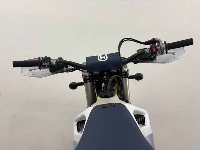 2025 Husqvarna TE300