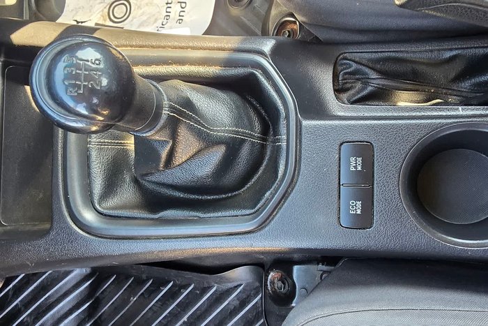 2018 Toyota Hilux SR (4x4)