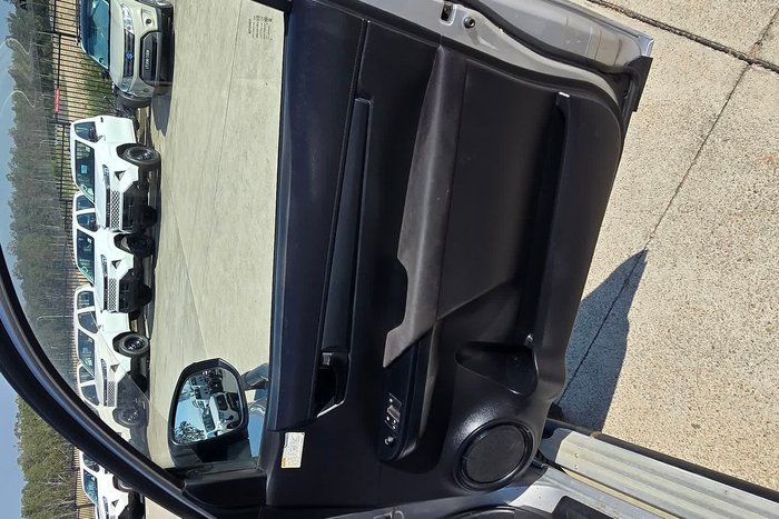 2018 Toyota Hilux SR (4x4)