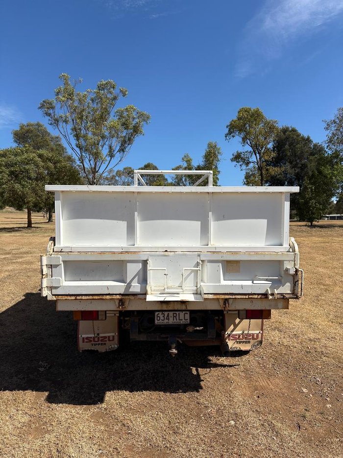 2011 Isuzu Npr 300