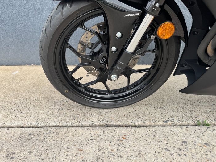 2022 Yamaha YZF-R3 BLACK