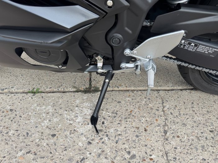 2022 Yamaha YZF-R3 BLACK