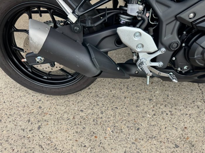 2022 Yamaha YZF-R3 BLACK