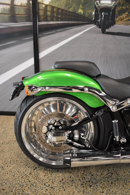 2015 HARLEY-DAVIDSON FXSB SOFTAIL BREAKOUT