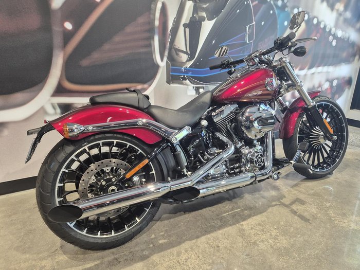 2017 Harley-Davidson Breakout 103 (FXSB) Softail Red