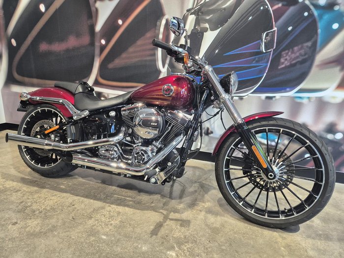2017 Harley-Davidson Breakout 103 (FXSB) Softail Red