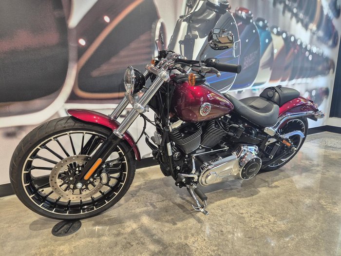 2017 Harley-Davidson Breakout 103 (FXSB) Softail Red