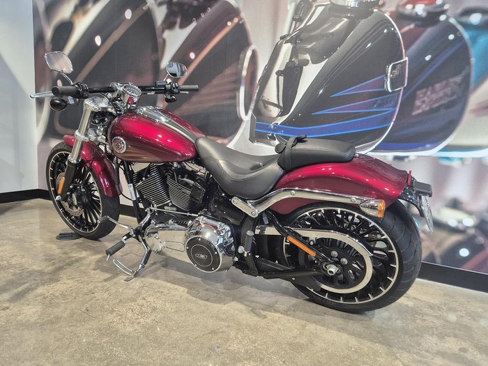 2017 Harley-Davidson Breakout 103 (FXSB) Softail Red