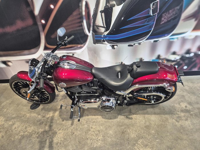 2017 Harley-Davidson Breakout 103 (FXSB) Softail Red