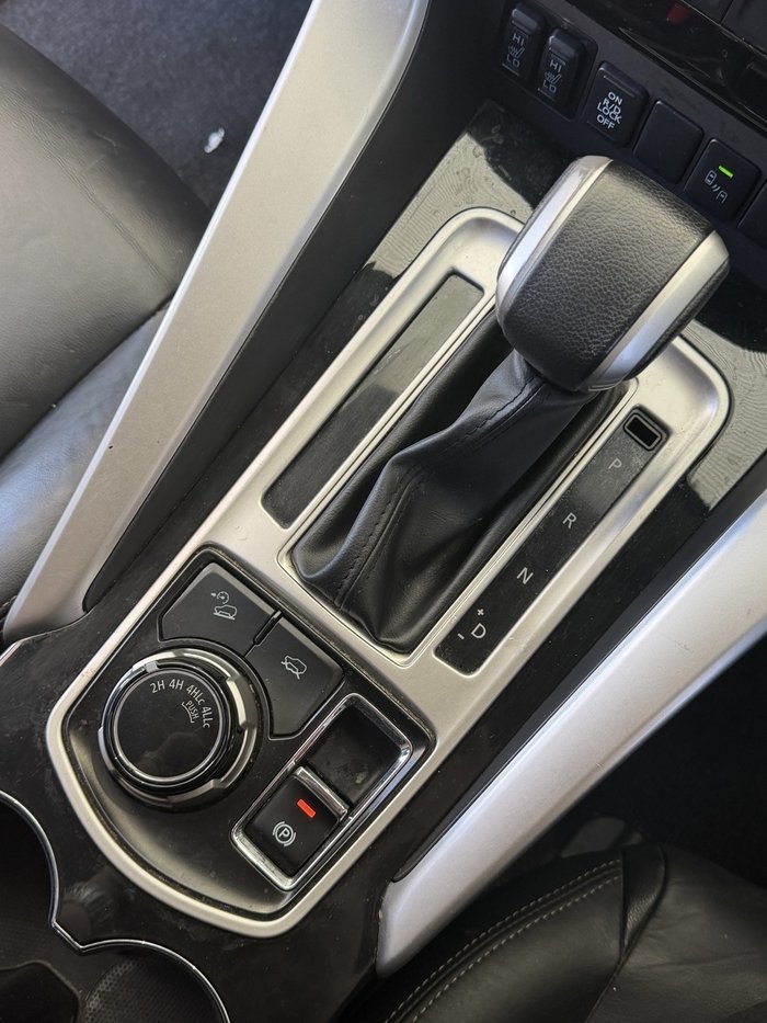 2016 Mitsubishi Pajero Sport Exceed