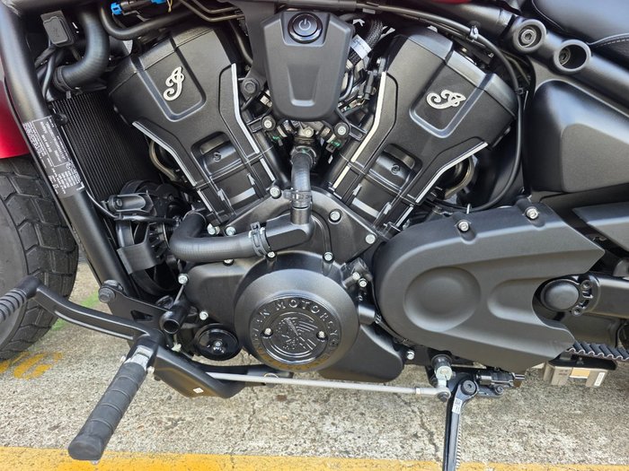 2025 Indian SCOUT BOBBER LIMITED SUNSET RED SMOKE