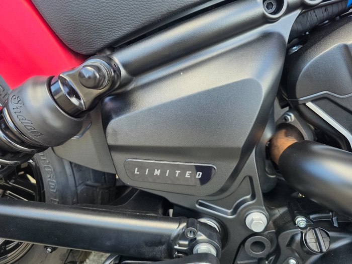 2025 Indian SCOUT BOBBER LIMITED SUNSET RED SMOKE