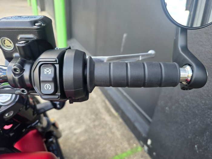 2025 Indian SCOUT BOBBER LIMITED SUNSET RED SMOKE