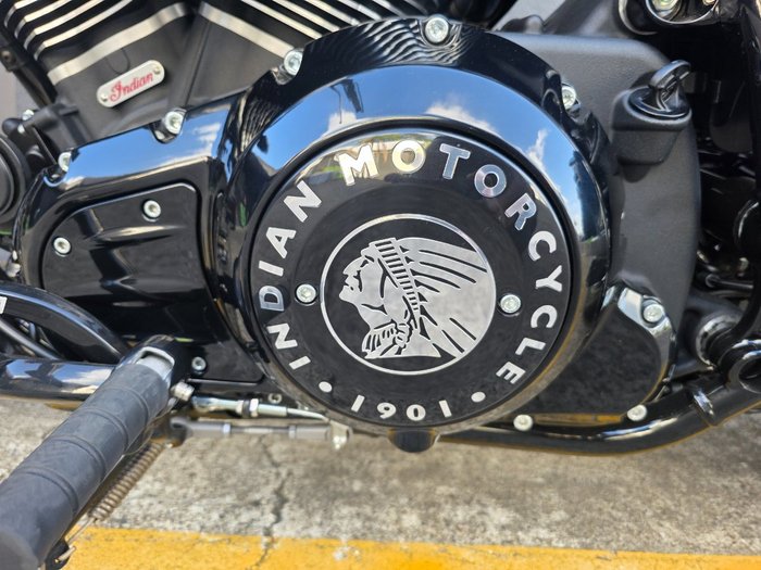 2024 Indian SPORT CHIEF BLACK SMOKE