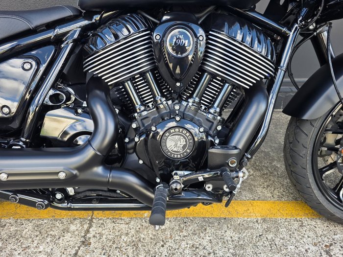 2024 Indian SPORT CHIEF BLACK SMOKE