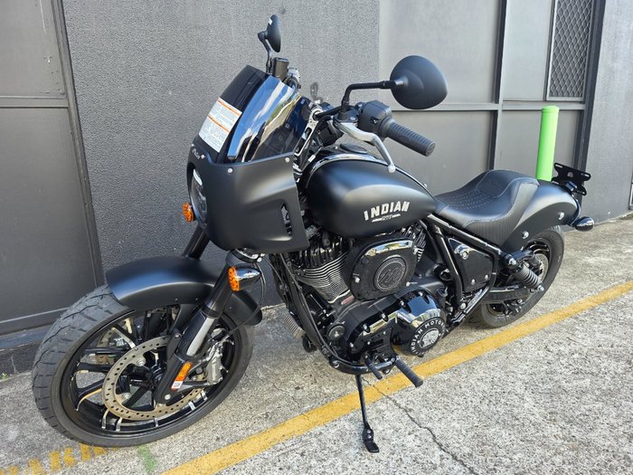 2024 Indian SPORT CHIEF BLACK SMOKE