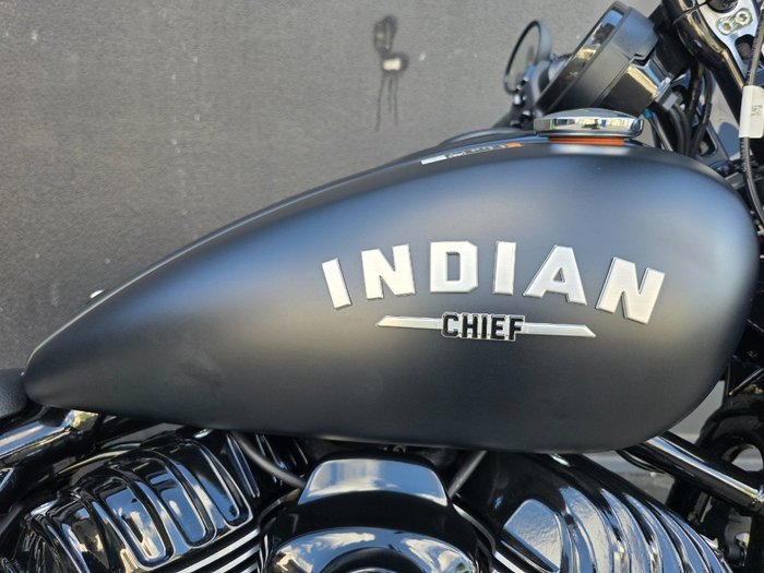 2024 Indian SPORT CHIEF BLACK SMOKE
