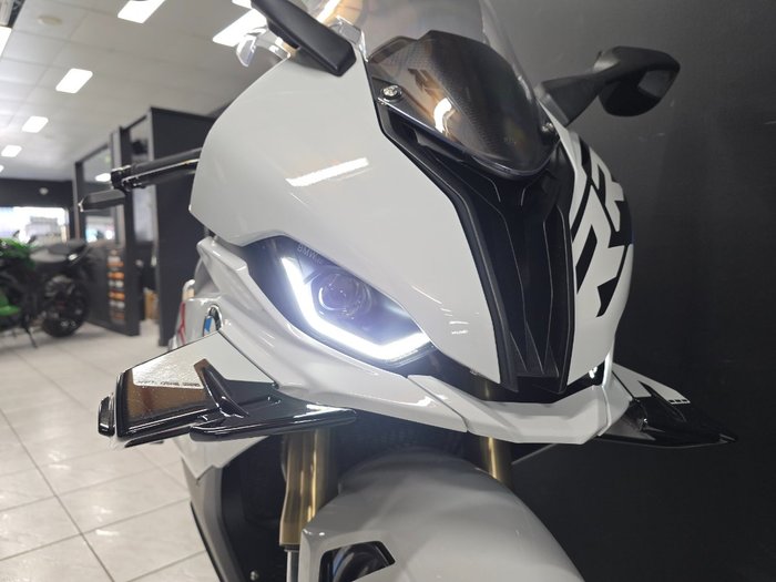 2024 BMW Motorrad S 1000 RR RACE White