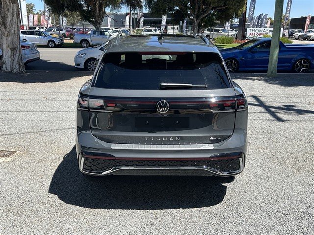 2025 Volkswagen TIGUAN R-LINE