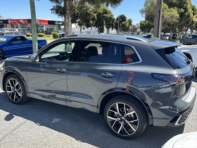 2025 Volkswagen TIGUAN R-LINE