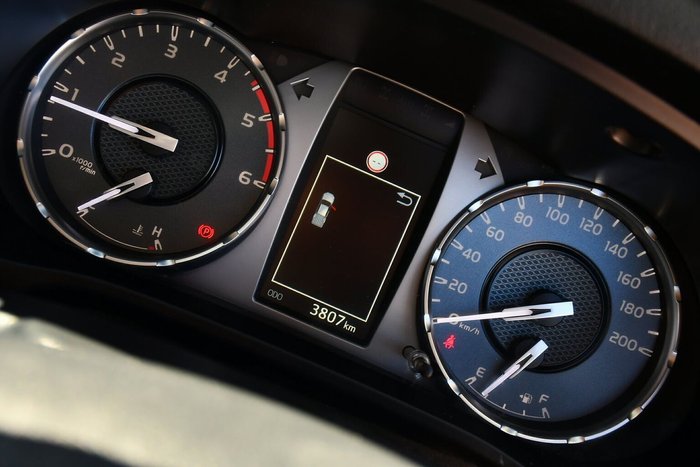 2023 Toyota Hilux SR