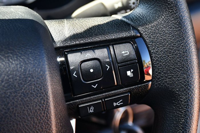 2023 Toyota Hilux SR