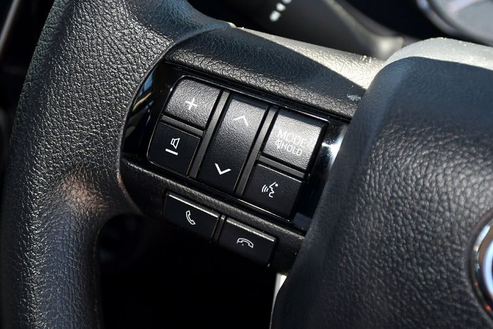 2023 Toyota Hilux SR