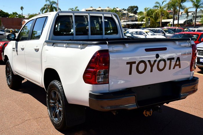 2023 Toyota Hilux SR