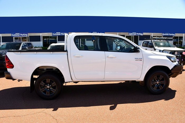 2023 Toyota Hilux SR