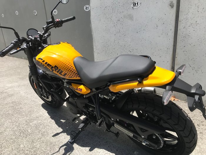 2025 Royal Enfield Guerrilla 450