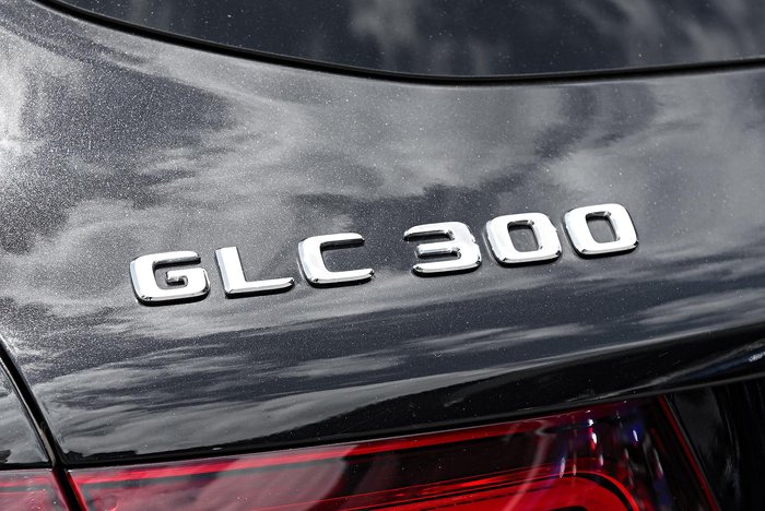 2021 Mercedes-Benz GLC-Class GLC300