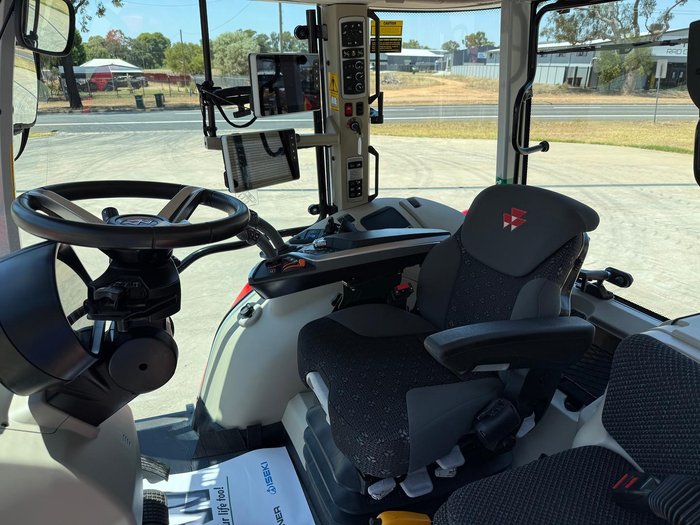 0 Massey Ferguson 6S.135 Dyna-Vt