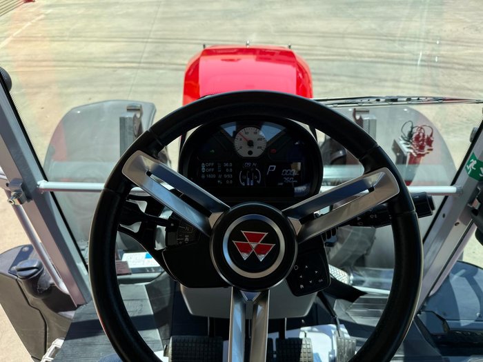 0 Massey Ferguson 6S.135 Dyna-Vt