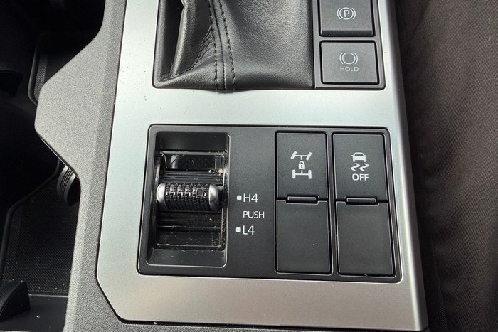 2024 Toyota Landcruiser Prado VX