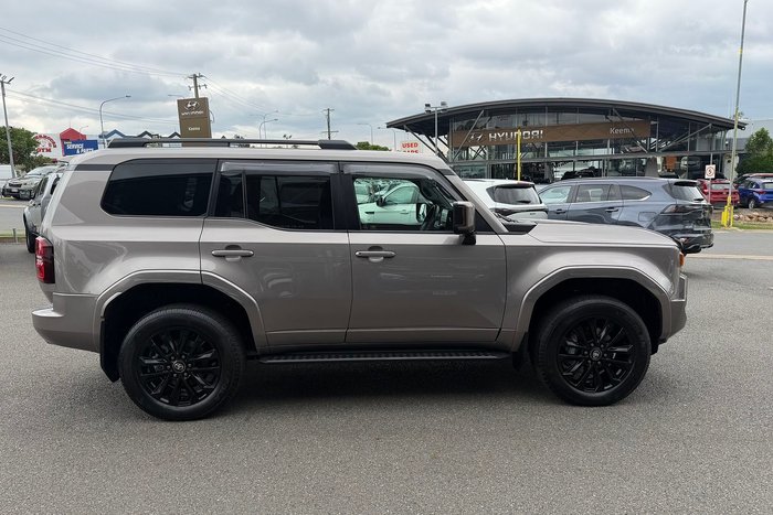 2024 Toyota Landcruiser Prado VX