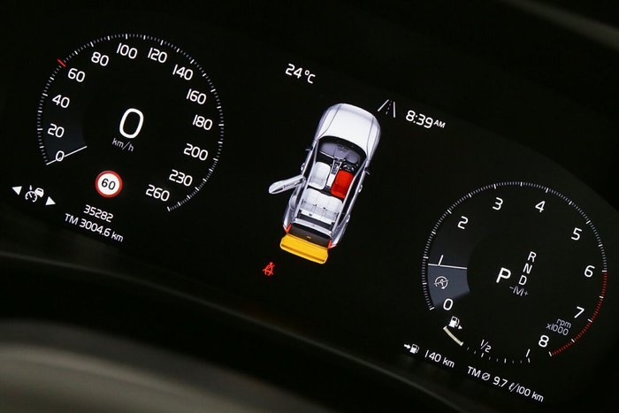 2021 Volvo XC40 T4 Momentum