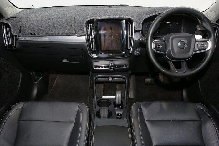 2021 Volvo XC40 T4 Momentum